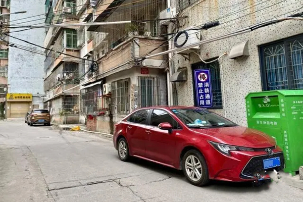 暢通消防通道，守護群眾安全！湛江坡頭消防聯(lián)合區(qū)交警大隊開展消防車通道專項整治