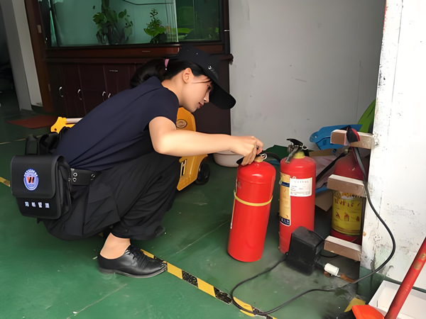 滅火器檢查 滅火器檢查
